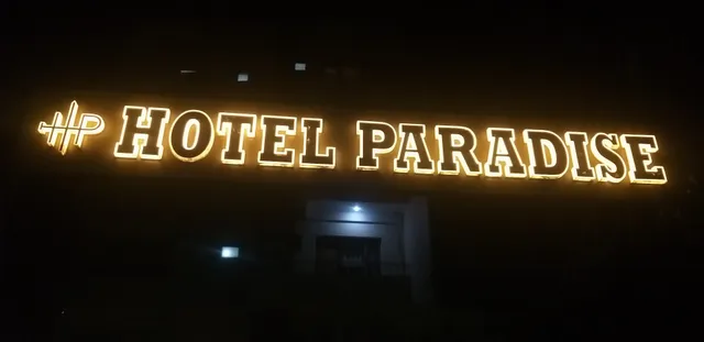 OYO 28322 Hotel Paradise