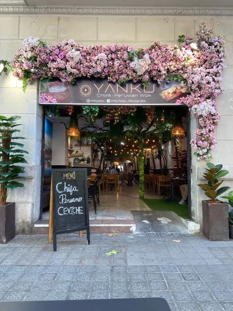 Chifa Peruano Yankú - SAGRADA FAMILIA