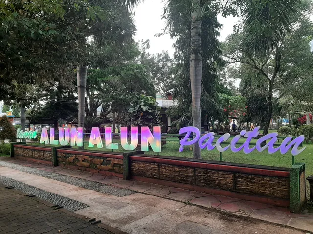 Alun-Alun Pacitan