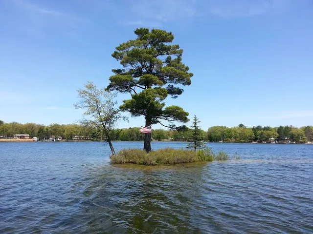 Little Island Lake