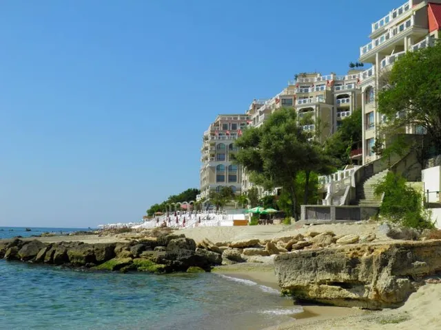 Beach Trifon Zarezan