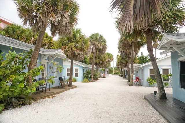 Blue Heron Cottages Inn