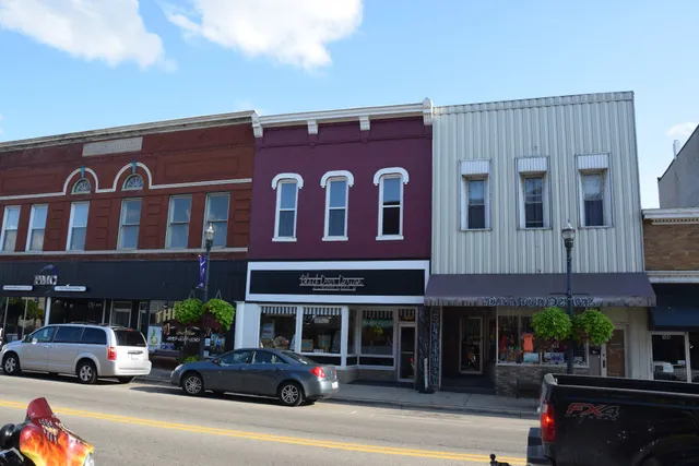 Downtown Designz Custom Apparel and screen printing