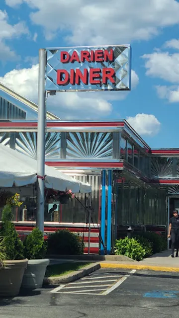 Darien Diner