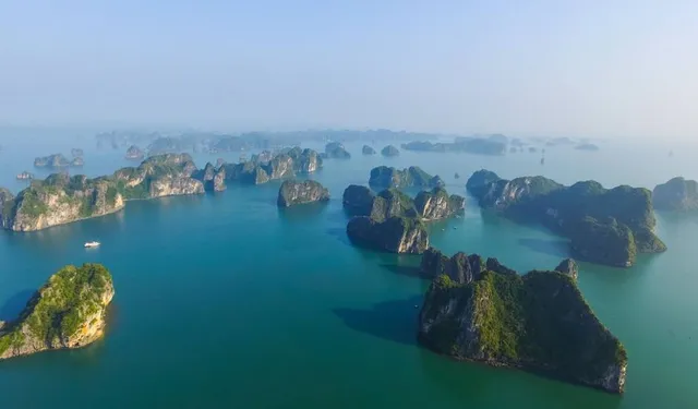 Bai Tu Long Bay