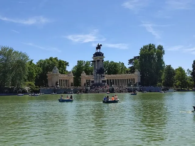 Great Pond of El Retiro