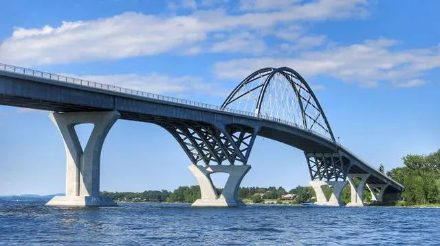 Lake Champlain Bridge