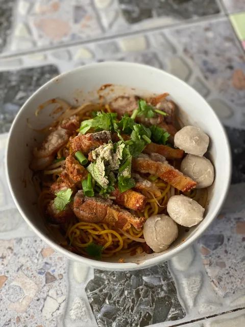 ร้านเด็กเส้น ริมรั้วชมพูฟ้า