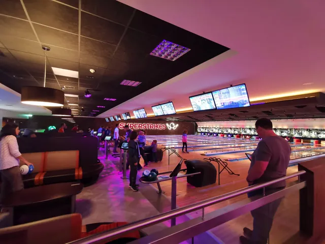 The Jet Centre - Cinema, 10 Pin Bowling, Mini Golf, Children Soft Play, Arcade.