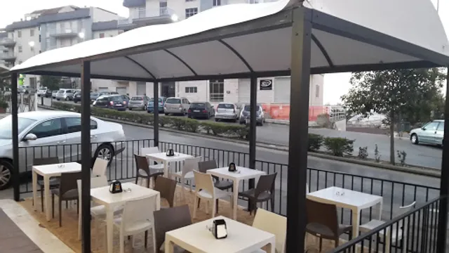 Caffè Opera S.R.L....bar pasticceria...gelateria...tavola calda