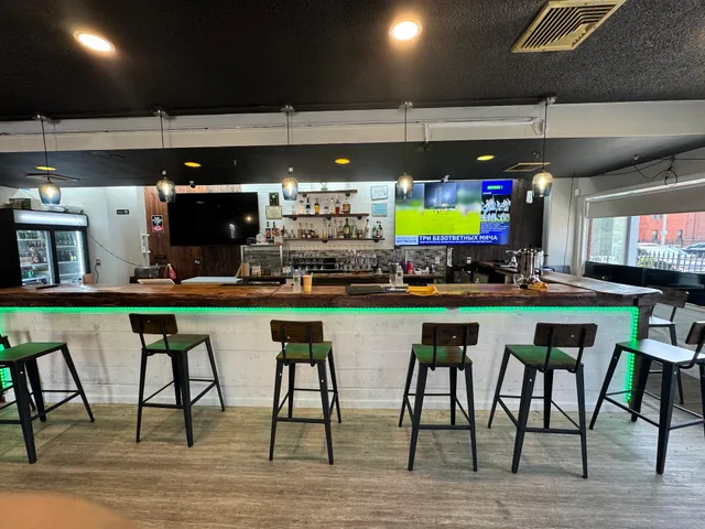 Lions Den Restaurant & Lounge