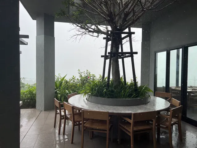 REST LE SACRO（レスト レ サクロ）