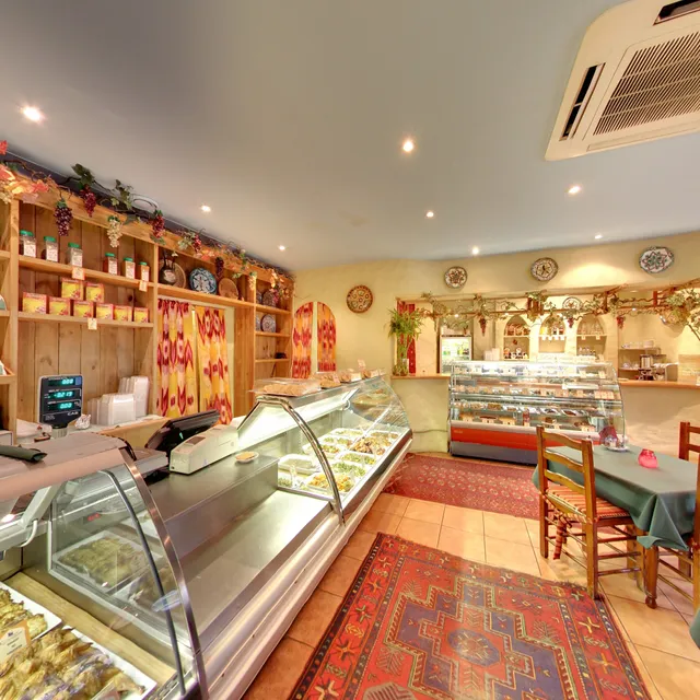 Beloye Solntse Pustyni