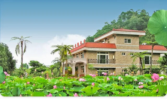 Jade Lotus Garden Bed and Breakfast Vacation