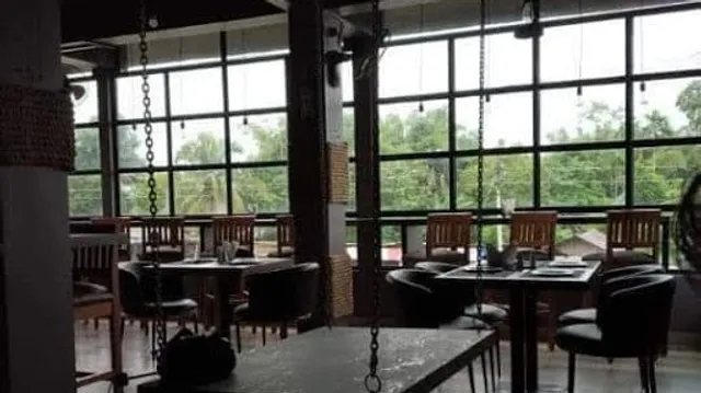 Big Bigway Restaurant and Bar