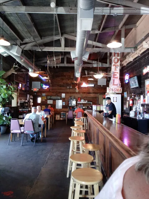 Porter's Saloon & Grill