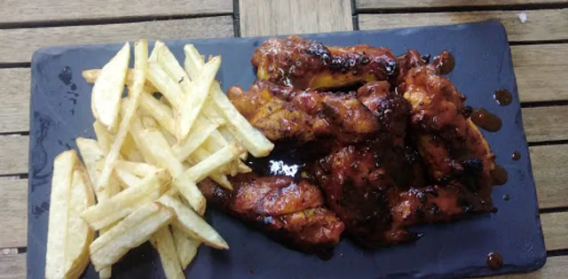 Coronaburger Social Club Valle Verde