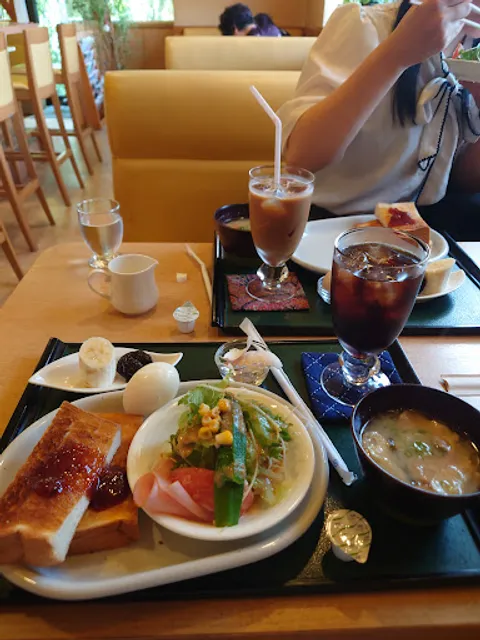 カフェ、ル、ジョーヌ