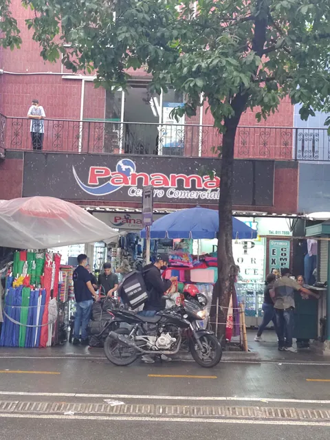 Centro Comercial El Hueco No 1