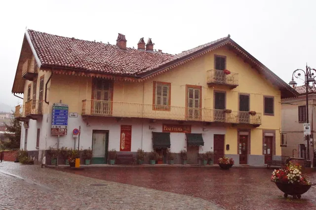 Casa Svizzera - Agriturismo in Barolo