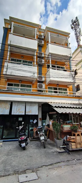 OYO 983 The Private Hotel