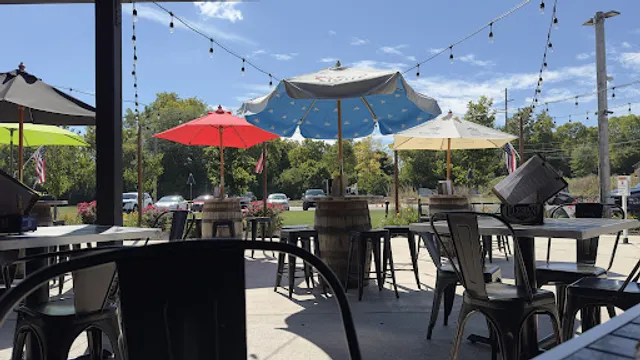 Long Shots Restaurant & Driving Range