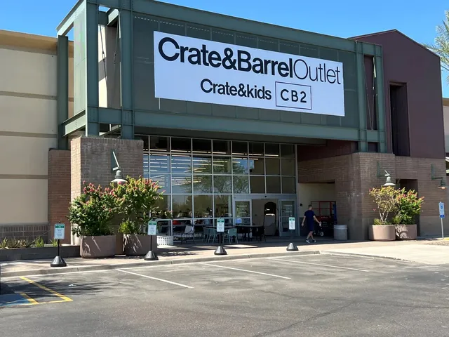 Crate & Barrel Outlet