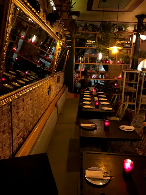 San Pedrito, Restaurante Y Licoreria