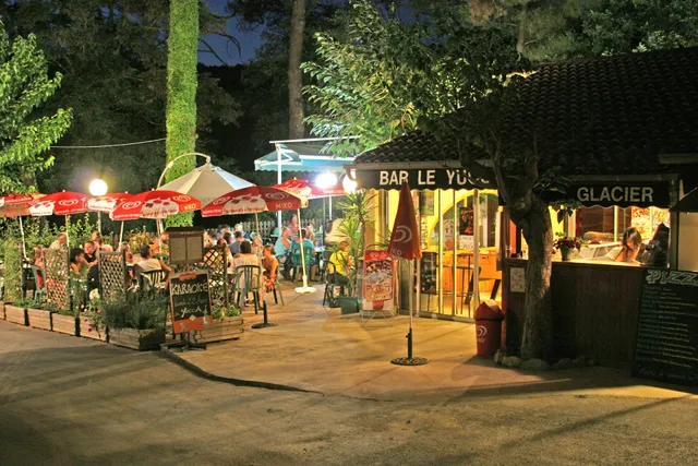 Camping Les Blaches (Location Mobil home et Chalet)