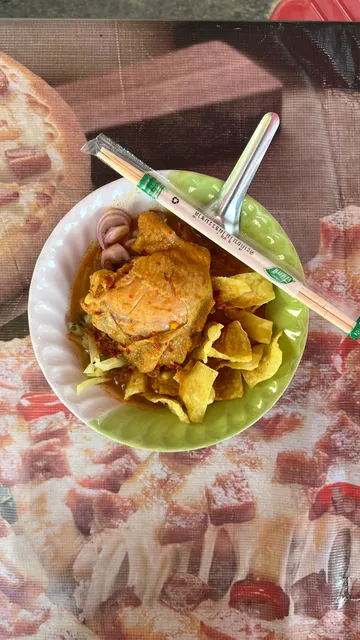 ร้านเจ๊หมวย ข้าวซอยไก่เมืองตาก (Street food)