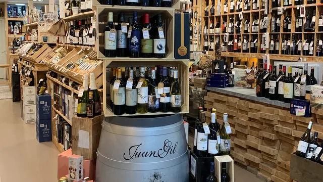 La Biblioteca del Gourmet Vinos, licores y productos gourmet