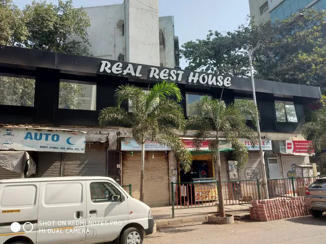 Real Rest House 24/7 AC Dormitory Andheri East