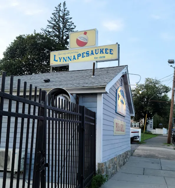 Lynnapesaukee Four Winds Pub & Grill