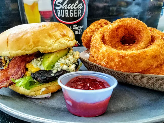 Shula Burger FTLD Airport
