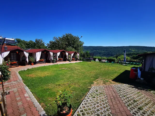 S.C. Gabrimarox SRL - cazare căsuțe din lemn