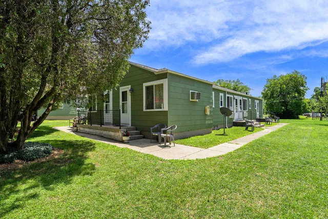 Jensen's RV Park & Motel