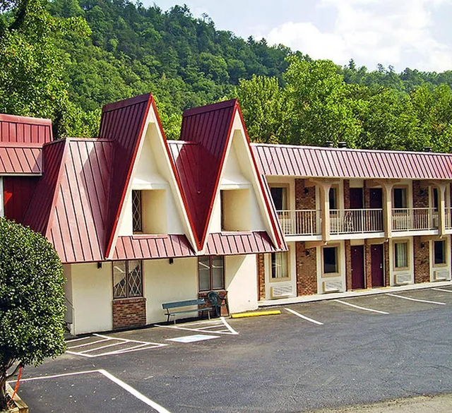 Motel 6 Gatlinburg, TN - Smoky Mountains