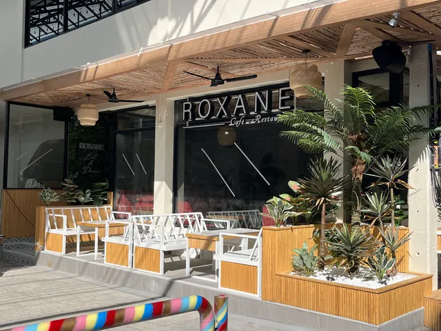 Roxane Cafe & Restaurant (Kep Sab)