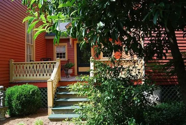 Rothschild-Pound House Inn and Weddings