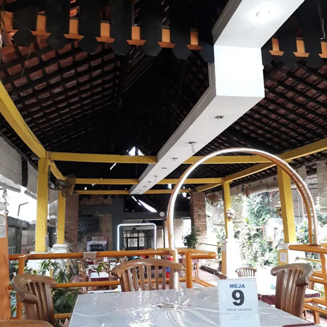 Resto & Cafe Rasa Sayang Seafood