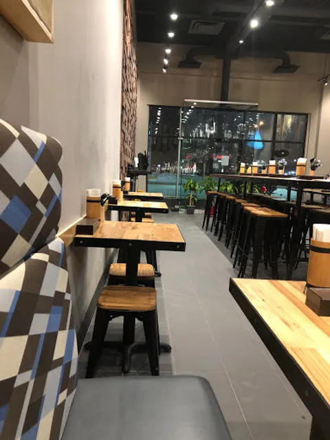 KÒI noodle bar