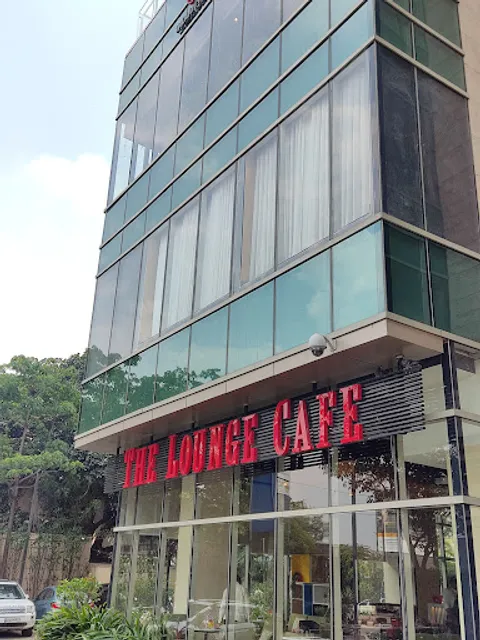 THE LOUNGE CAFE