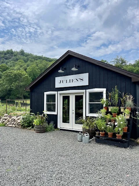 Julien's Farm Store