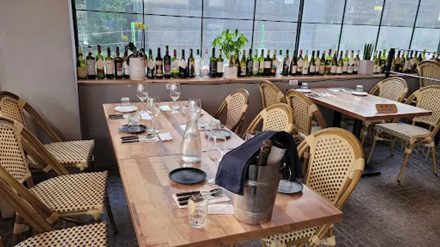 트라가 가로수길점