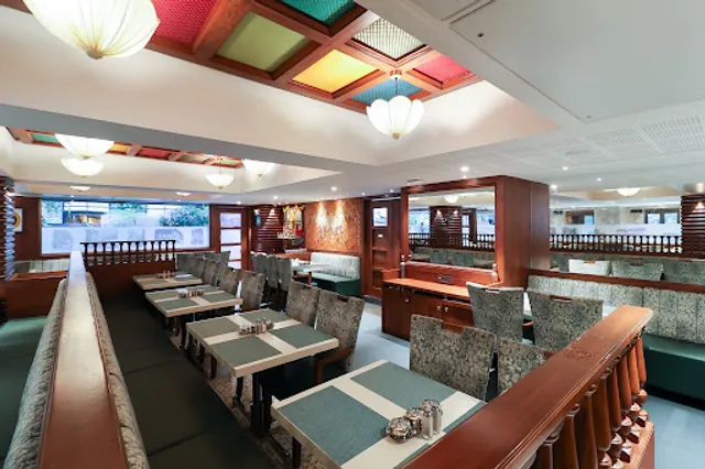 Shahji's Parantha House(Apte road)