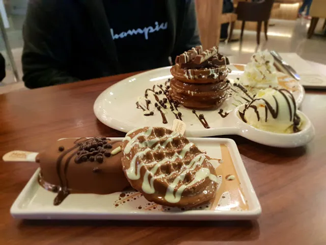 Molten Chocolate Cafe (Lot 10)