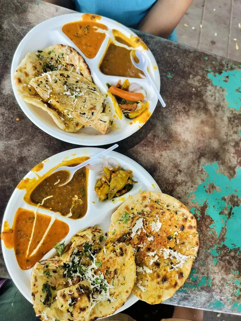 Delhi ke Mashur Chur chur Naan and chole bhature