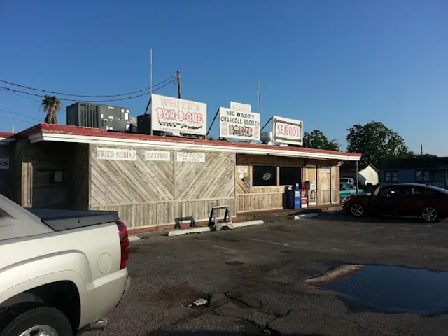 White's BBQ
