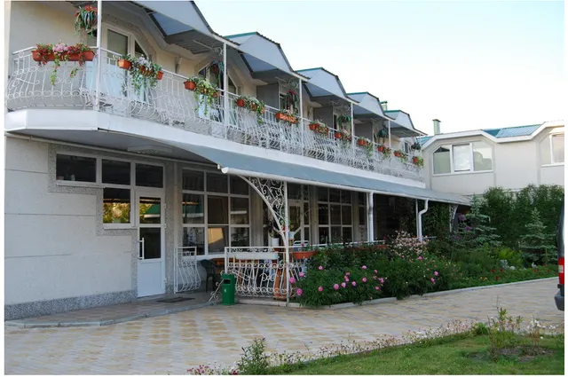 Novyy Edem, Pansionat