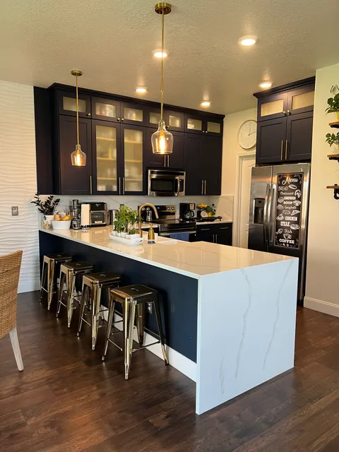 Junca's Kitchen Cabinets